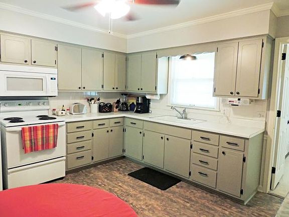 5th image of 3026 S 53rd St