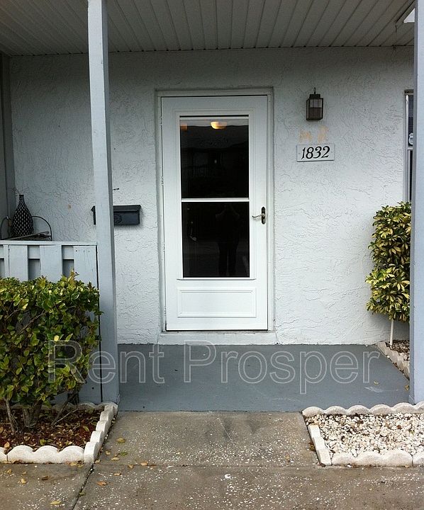 1st image of 1832 Amberly Ave #T4