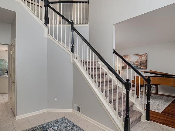 3rd image of 404 Masterson Station Dr