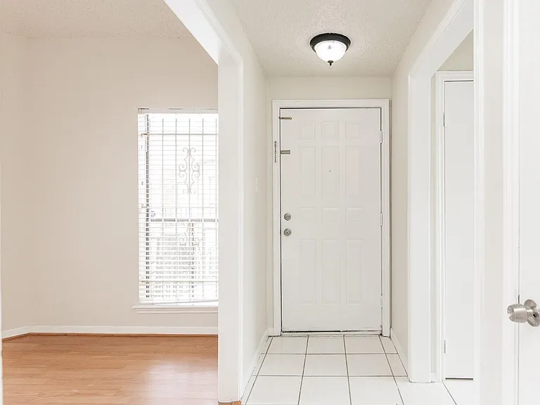3742 Thistlemont Dr — Photo 11