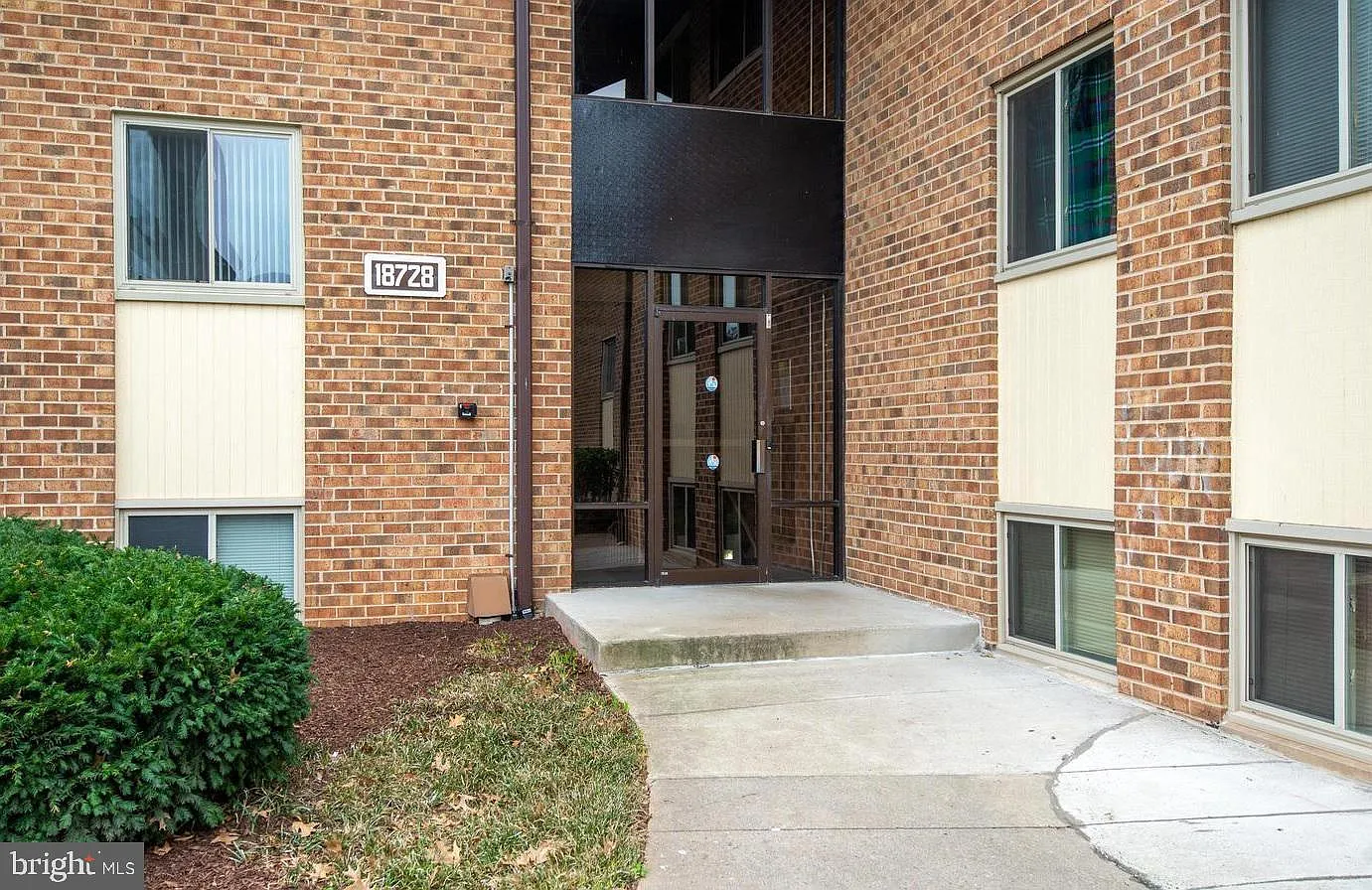 1 bed, 1012 sqft, $1,800 — Photo 1