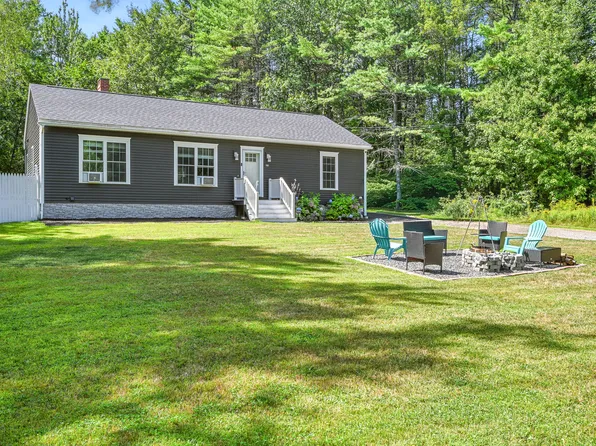 25 Mattson Heights, Gardiner, ME 04345