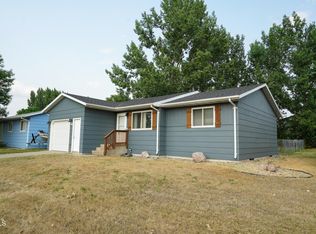 26 Gibbons Dr, Bismarck, ND 58504