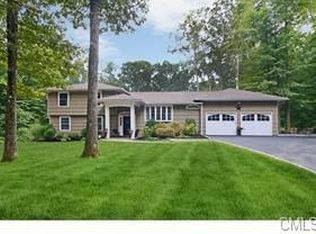 7 Live Oak Rd, Norwalk, CT 06851