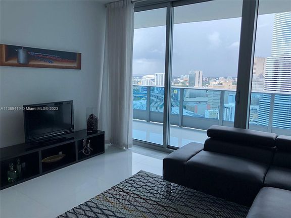 4th image of 200 Biscayne Boulevard Way APT 3314