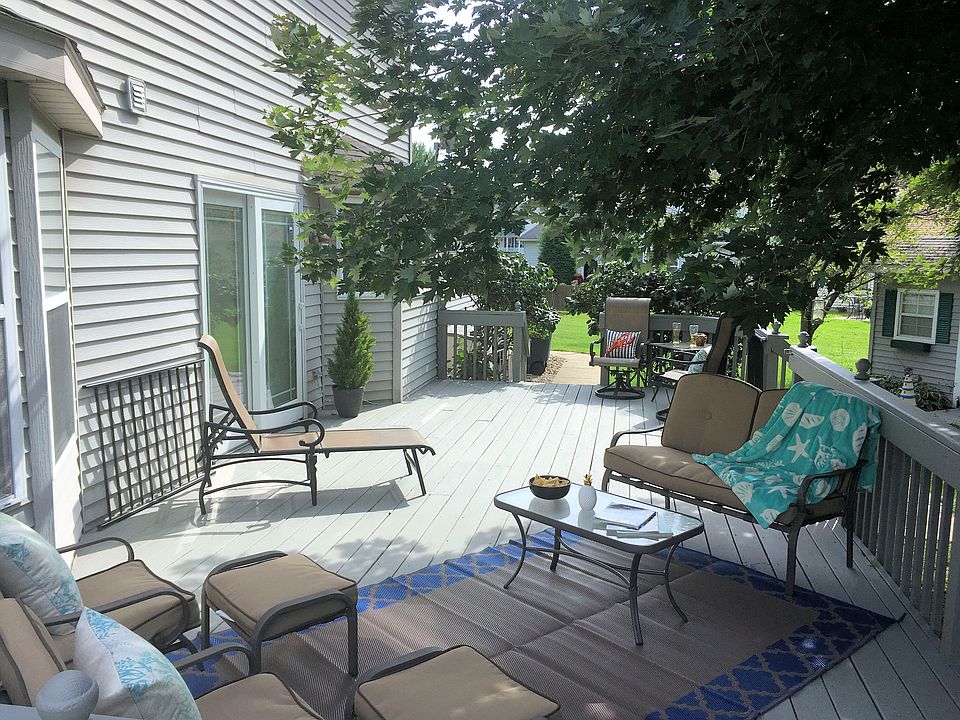 2nd image of 2226 Abbey Ln