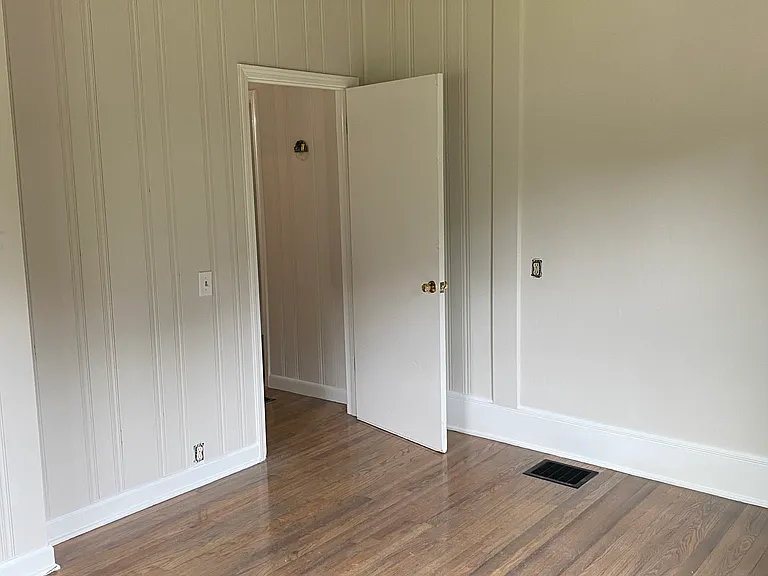 229 Grandview Dr — Photo 8