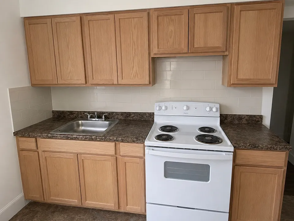 177 N Laurel St #2