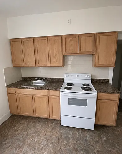 177 N Laurel St Photo 1