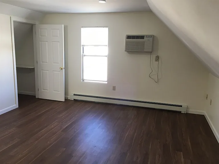 26 Bath St #3 — Photo 23