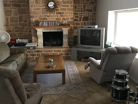 2nd image of 204 Estella Ave