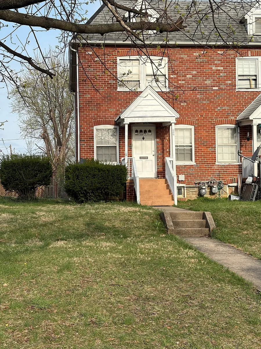 Building Photo - 609 Smithfield Ave