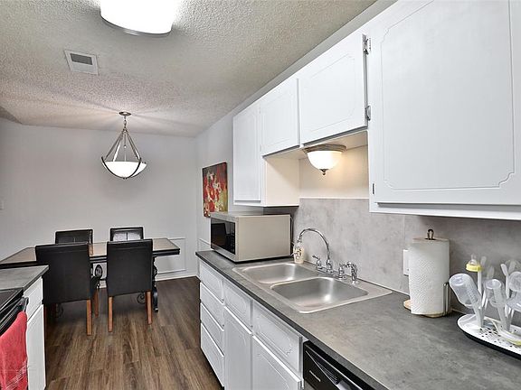 5th image of 4102 Russell Ave