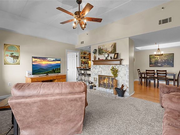4th image of 303 Sugar Top Drive #3927