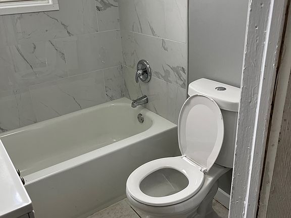 3rd image of 78 E Hazelwood Ave APT 1
