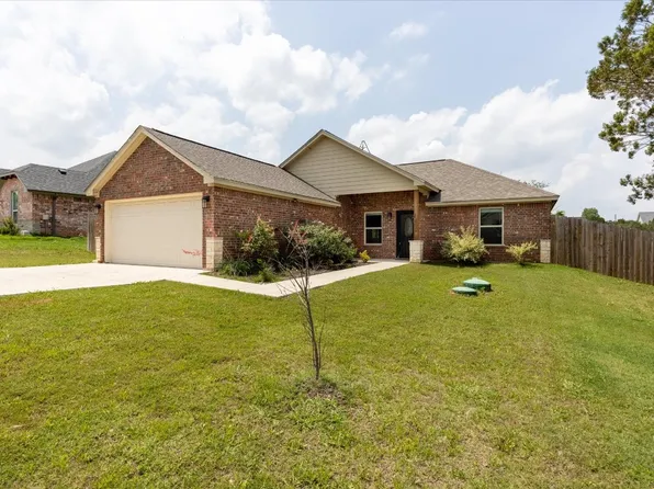 2126 Christine Dr, Granbury, TX 76048