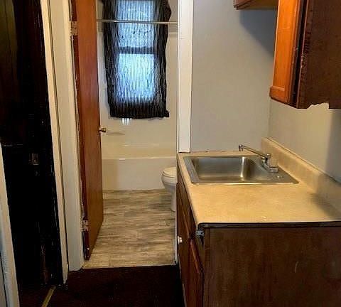 5th image of 387 Ontario St #2