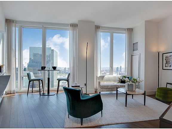 5th image of 222 E 44th St APT 33F