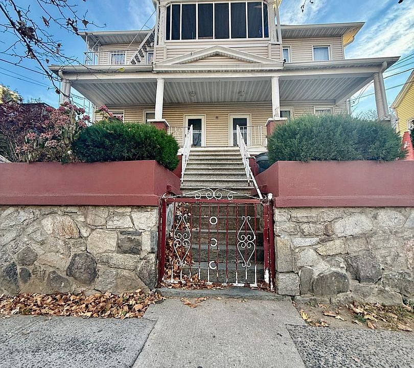 1st image of 251 S 5th Ave