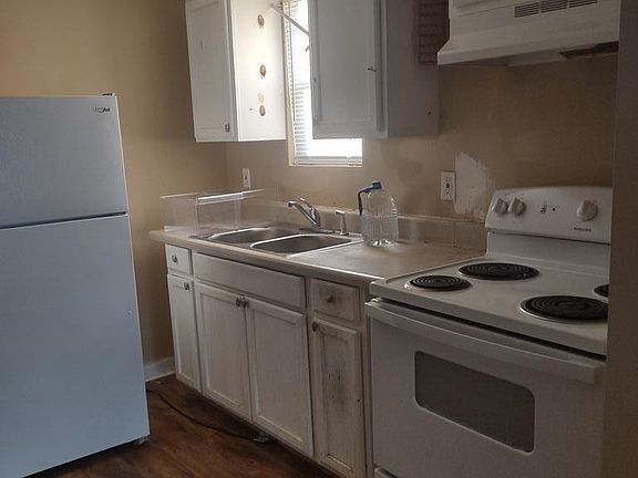 3rd image of 684 Sapp St