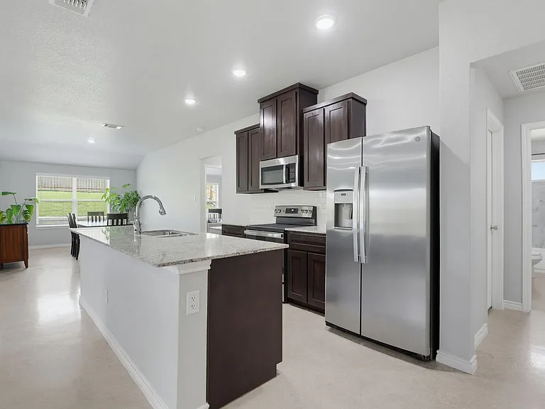 1645 Dryden Ave — Photo 6