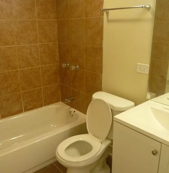 1803 W Superior St #B — Photo 10