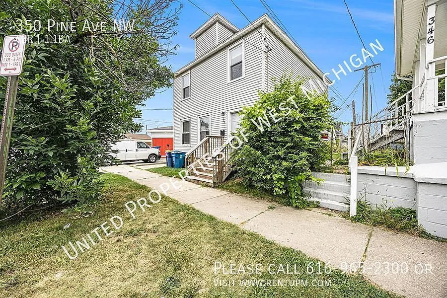 350 Pine Ave NW