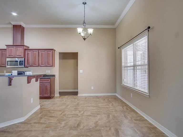 5485 Tucker Cir — Photo 11