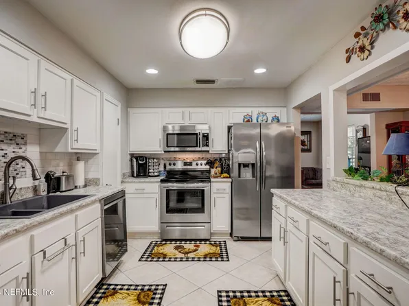 6419 N BALLEJO Court, Jacksonville, FL 32210