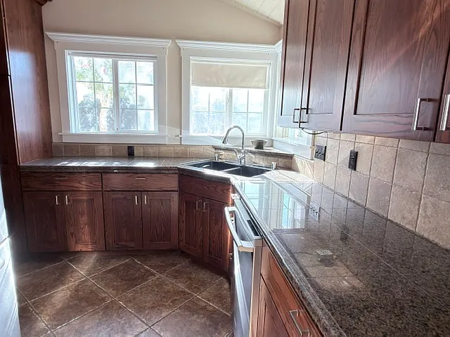 705 Orchard Ave — Photo 10