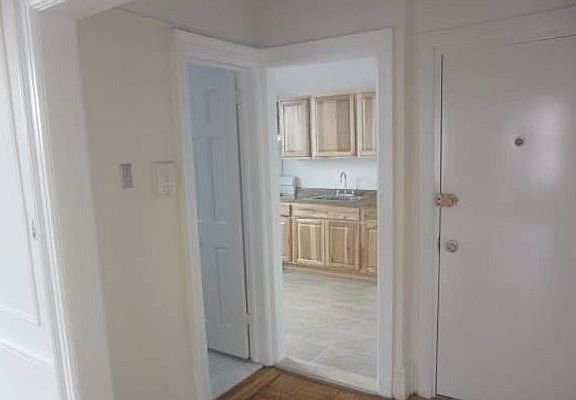 3rd image of 559 51st St APT 3F