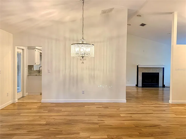 1177 Baltic Ln — Photo 6