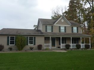 20 Webster Dr, Grove City, PA 16127