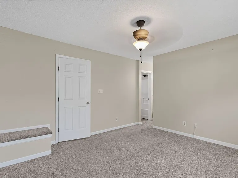 119 Kingsbridge Ln — Photo 20