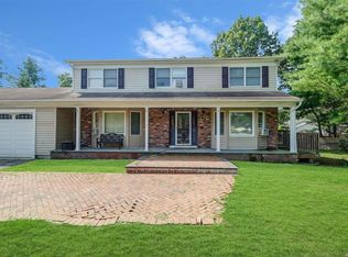 166 Johnson Ave, Islandia, NY 11749