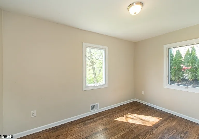 537 Dell Rd — Photo 12