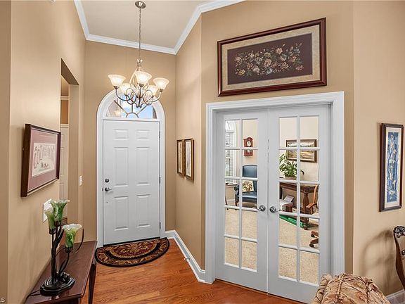 5th image of 641 Woodlake Park Dr