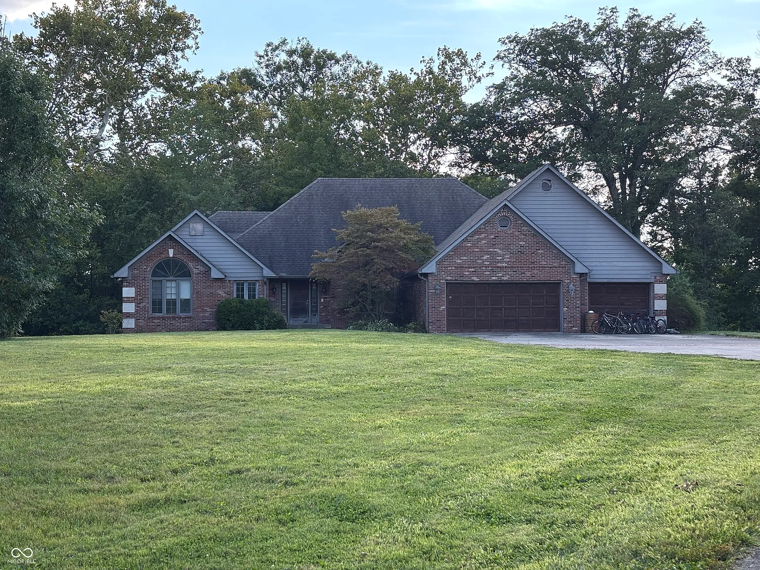 5691 N London Rd photo 1