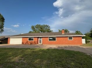 124 N 12th Ave, Fairview, OK 73737