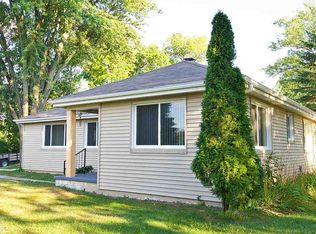 1305 Sleeth Rd, Commerce Township, MI 48382