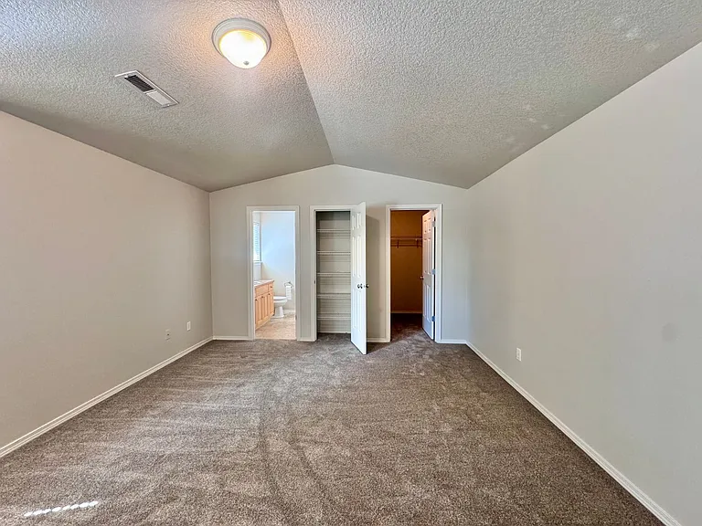8007 NE 38th Ave — Photo 26