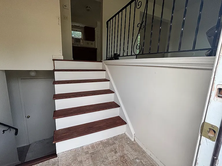 59 Marc Ln #A — Photo 4