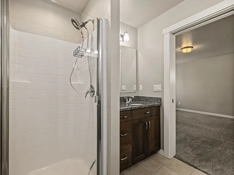 352 E Idaho St — Photo 25