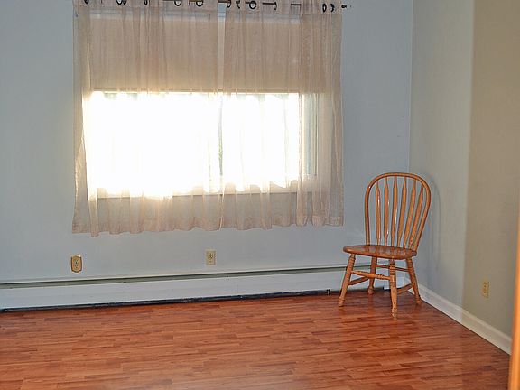 5th image of 2542 Red Oak Dr