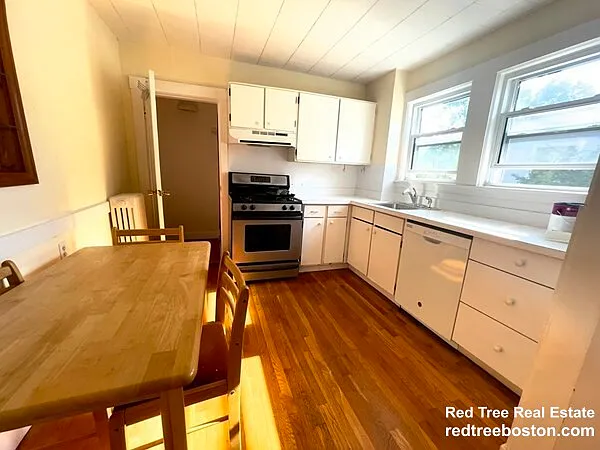 22 Cresthill Rd — Photo 6