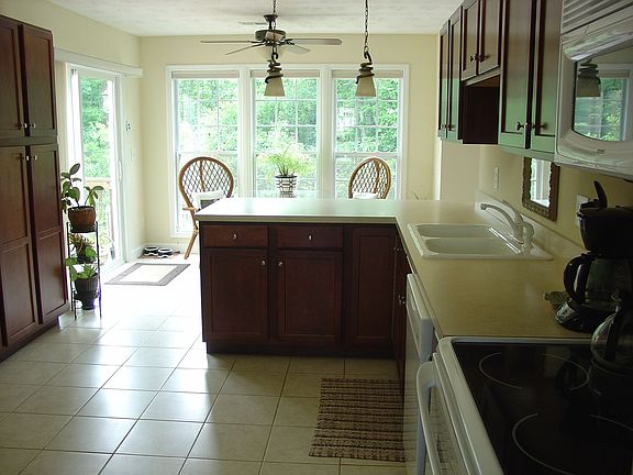 Kitchen/Breakfast Nook