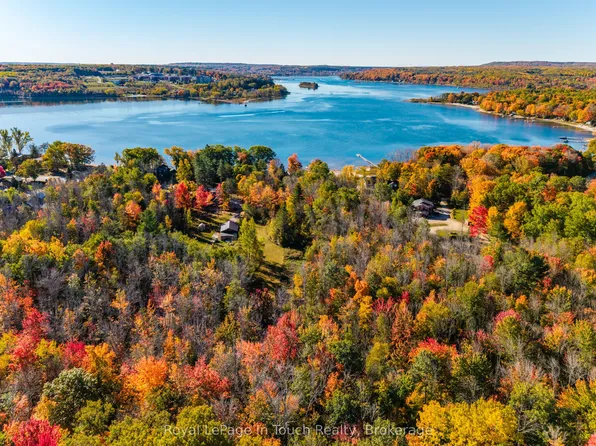 250 Peek A Boo Trl, Tiny, ON L9M 0B7