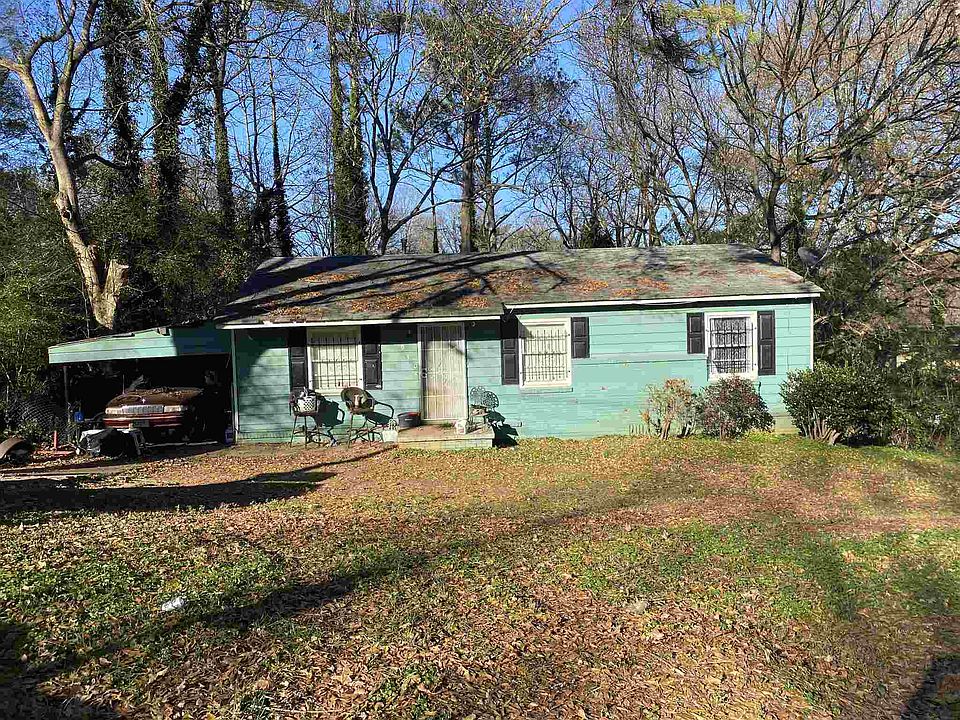 1st image of 930 Rebel Forest Dr SE