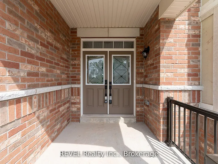 4568 Lyons Pkwy — Photo 2