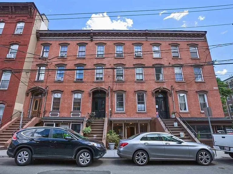 202 Warren St #1 — Photo 15